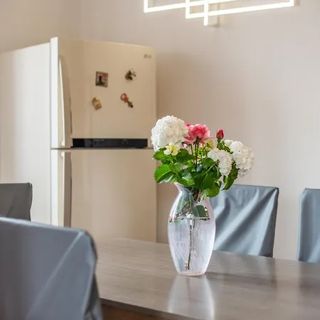Theo House - Apartment
